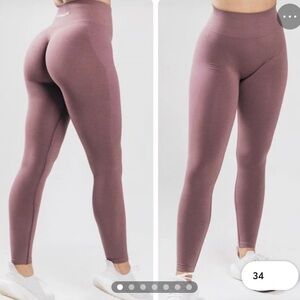 Alphalete Amplify Legging Size M Passive‎ Purple Seamless Scrunch Gym Baddie NWT